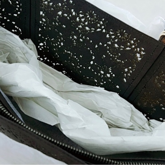 Lucky Brand Group Brio Tote Bag - Picture 8 of 12